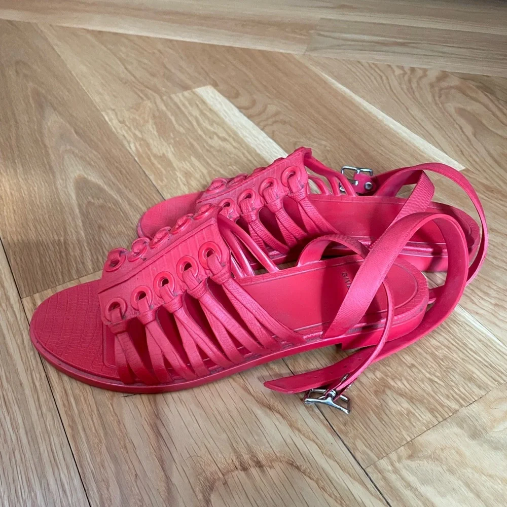 Givenchy red embossed pvc open toe knot wrap buckle sandals size 38 - Picture 3 of 7